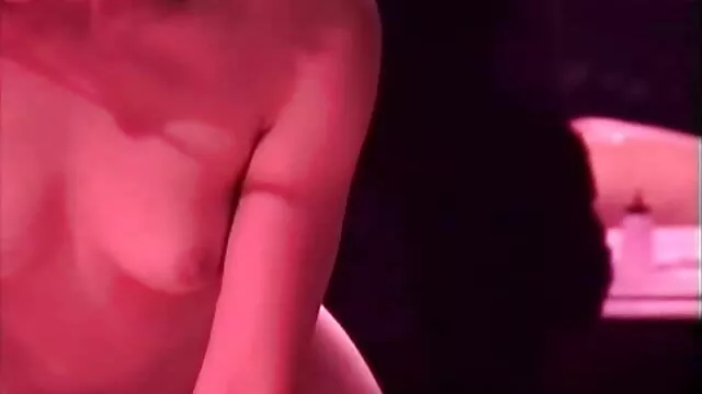 بهترین انجمن بدون ثبت نام  Shmara عجیب و غریب جنسی به یک عكس سكسي كوس زن و شوهر گاه به گاه جنسی می آموزد