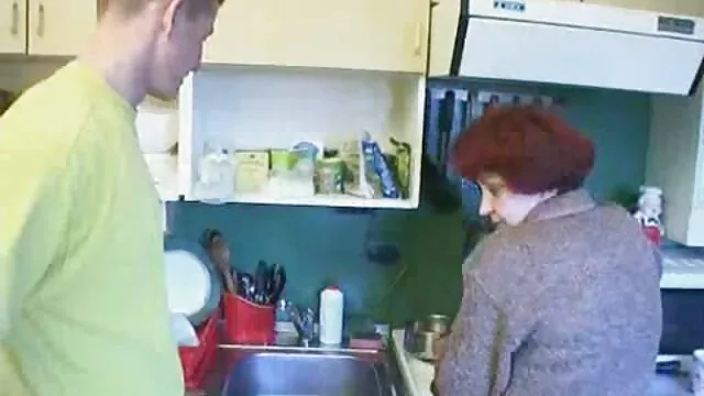 Xxx بدون ثبت نام  کارمن بلا عکس کون خوردنی عاشق لیسیدن clit خود است