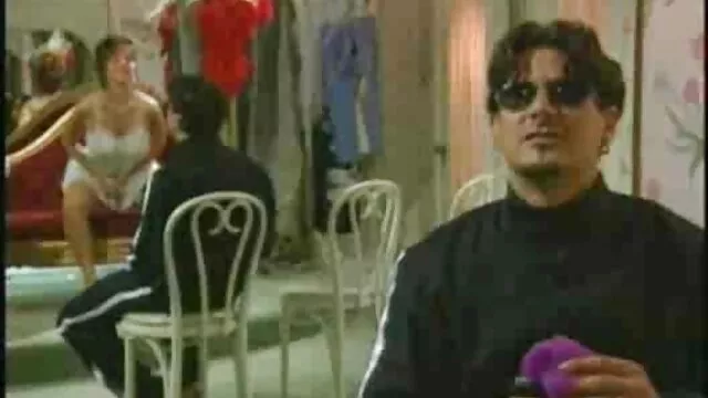 بهترین انجمن بدون ثبت نام  یک زن زیبا در بیکینی سوراخ ها را به یک ﻿امريكاهي كس كون كير عكس سكسي پسر می دهد